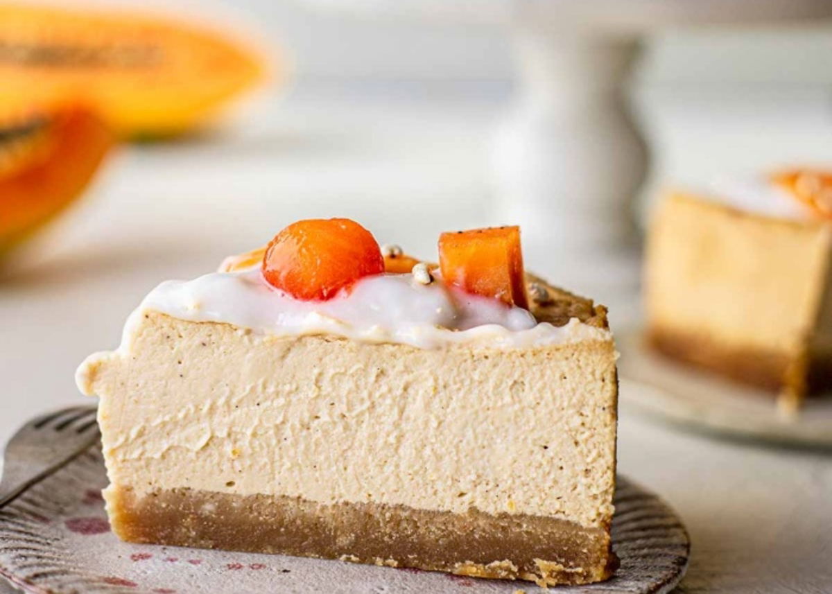 Rebanada de cheesecake papaya