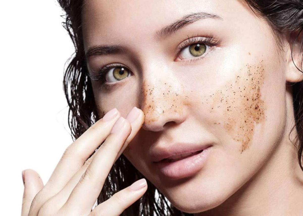 Rostro con suero de cafeína