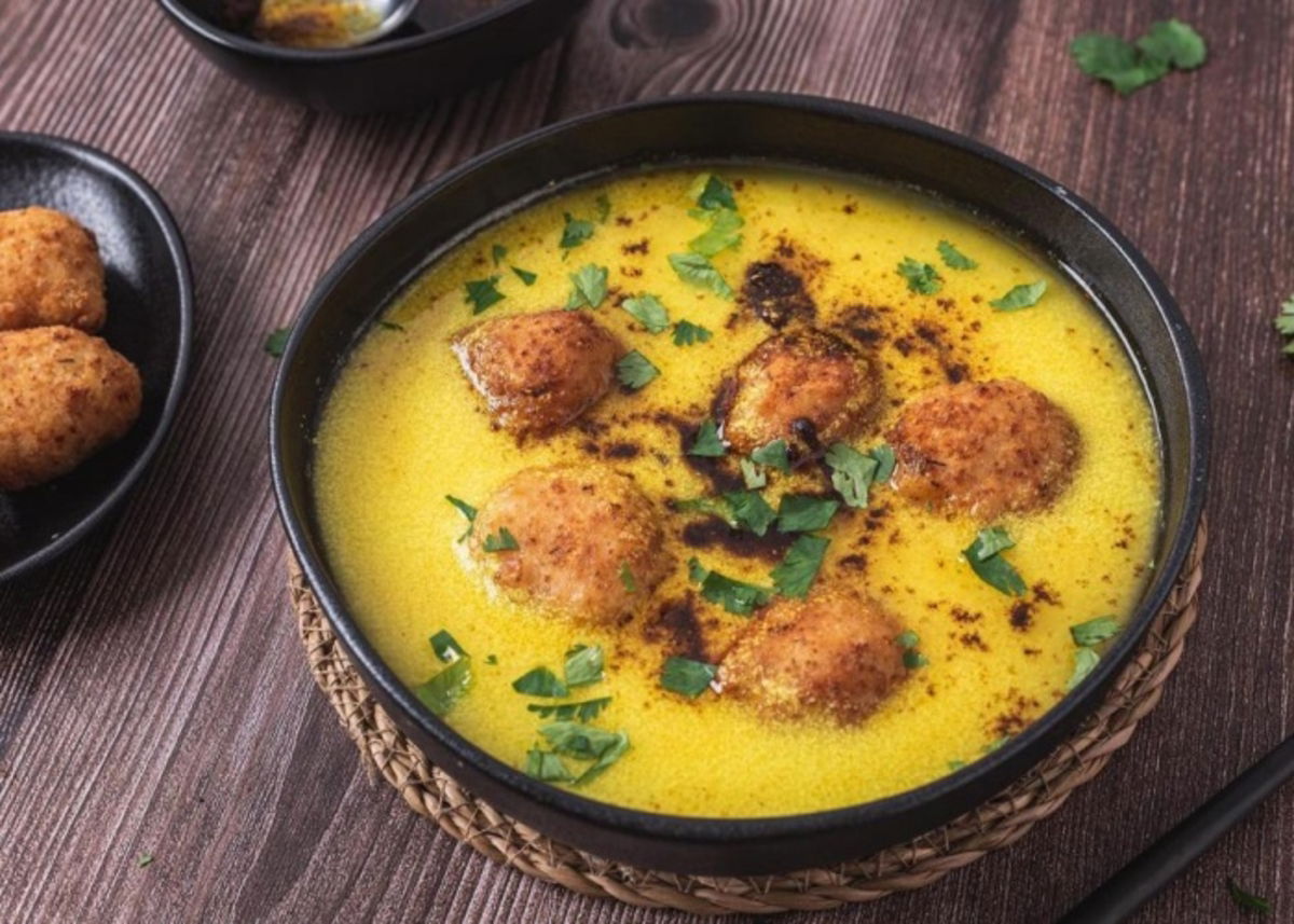 Sopa de yogur y curcuma