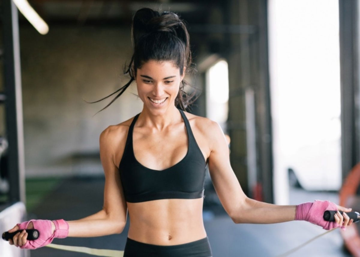 Mujer ejercitándose