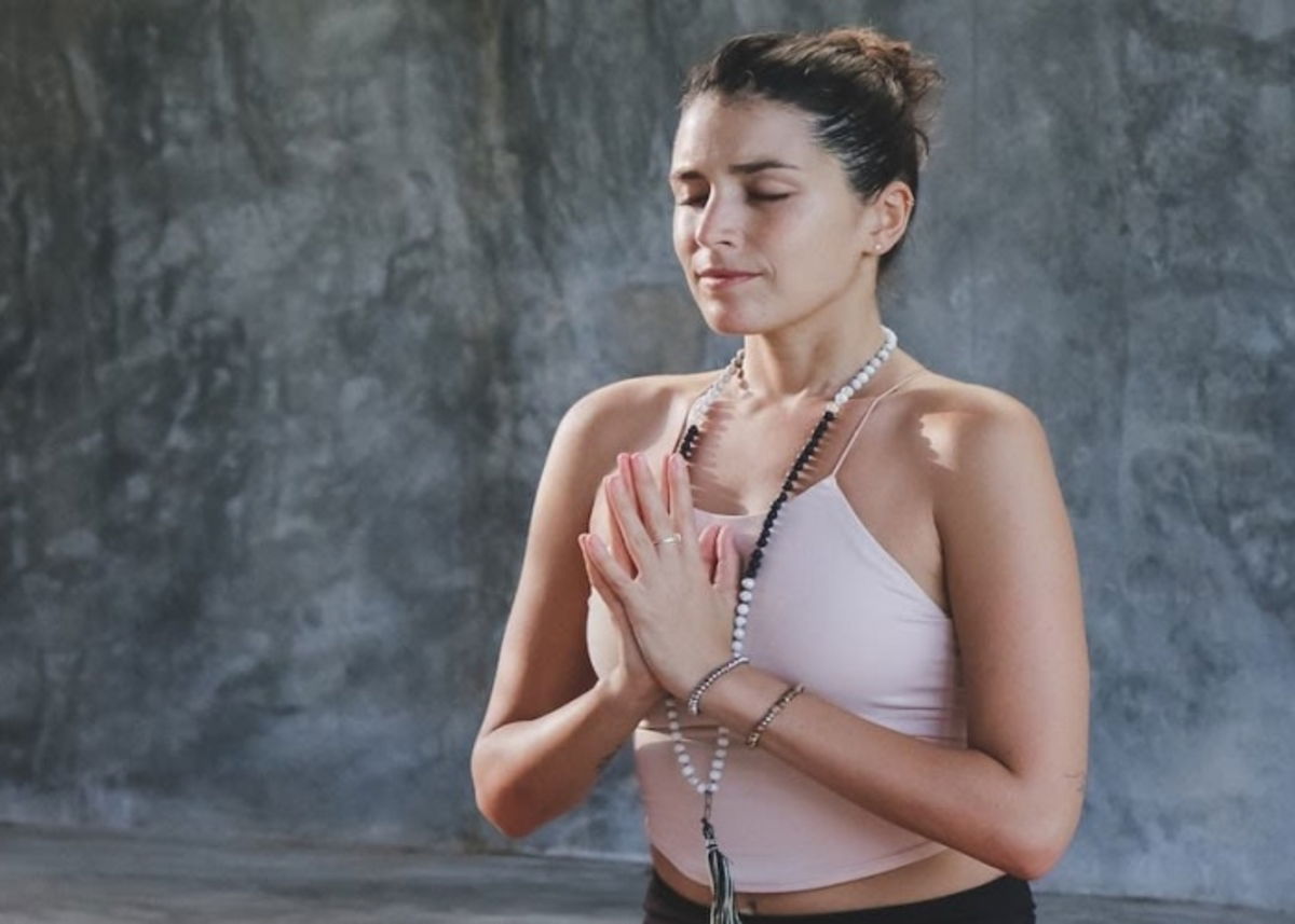 Mujer realizando respiración