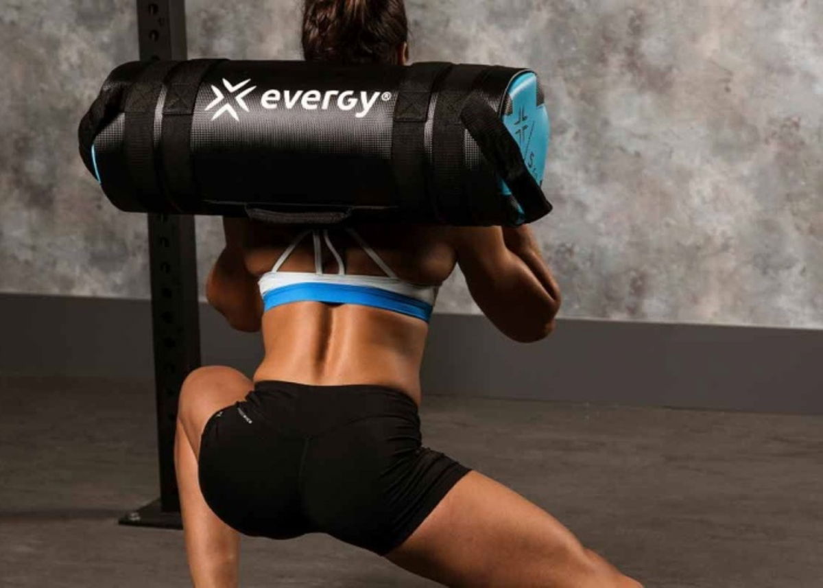 Mujer con functional bag