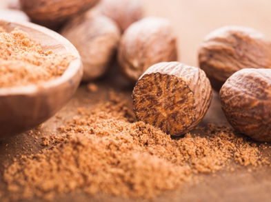 Beneficios de la nuez moscada para el cabello