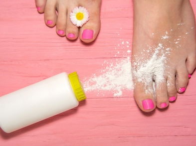 ¿El uso de talcos para el mal olor de pies resulta benéfico?