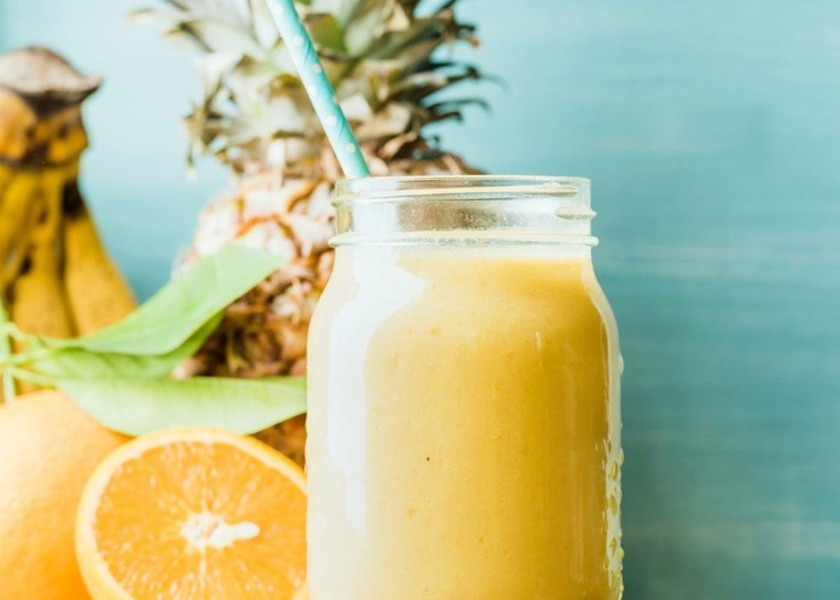 Bebida de piña y naranja