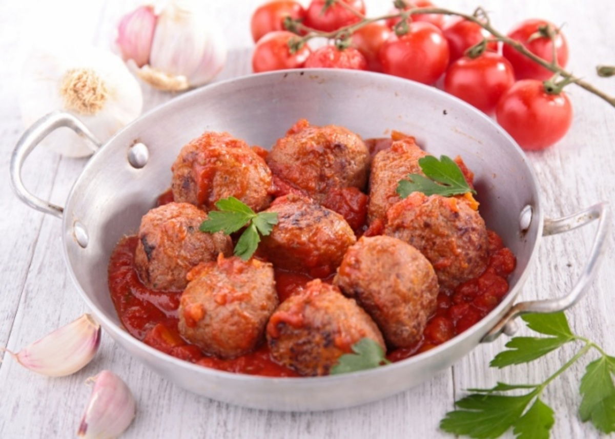 Sartén con albóndigas