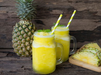 Zumos de piña, fáciles y deliciosos