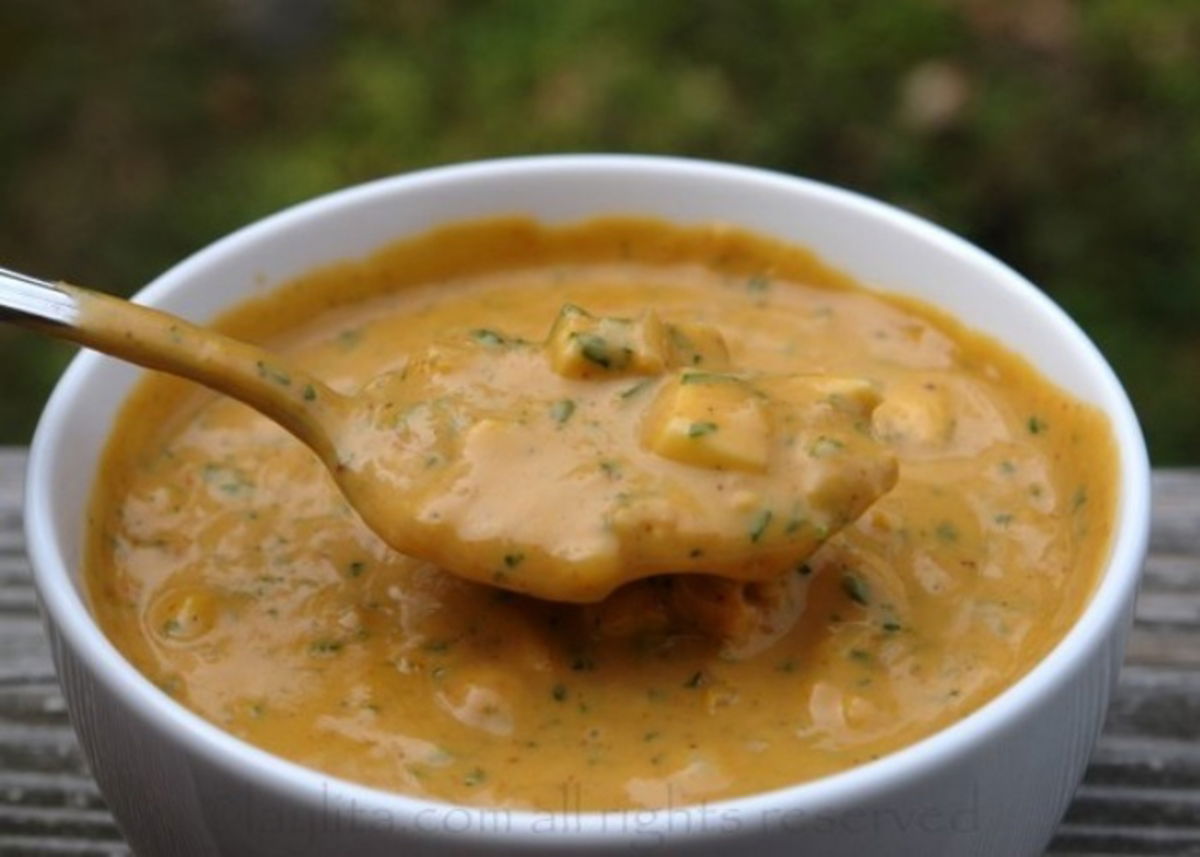 Tazón con espinaca y cacahuate