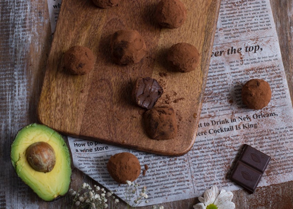 Trufas de aguacate y chocolate